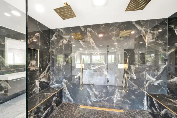 $2,349,000 | 5 South Meadow Court, South Barrington, IL 60010