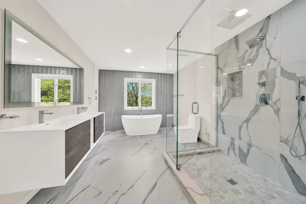 $2,349,000 | 5 South Meadow Court, South Barrington, IL 60010