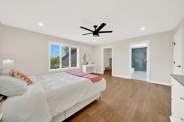 $2,349,000 | 5 South Meadow Court, South Barrington, IL 60010