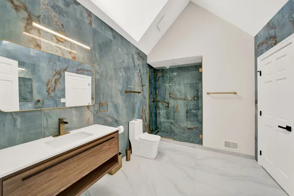 $2,349,000 | 5 South Meadow Court, South Barrington, IL 60010