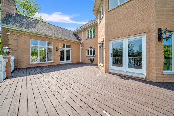 $2,349,000 | 5 South Meadow Court, South Barrington, IL 60010