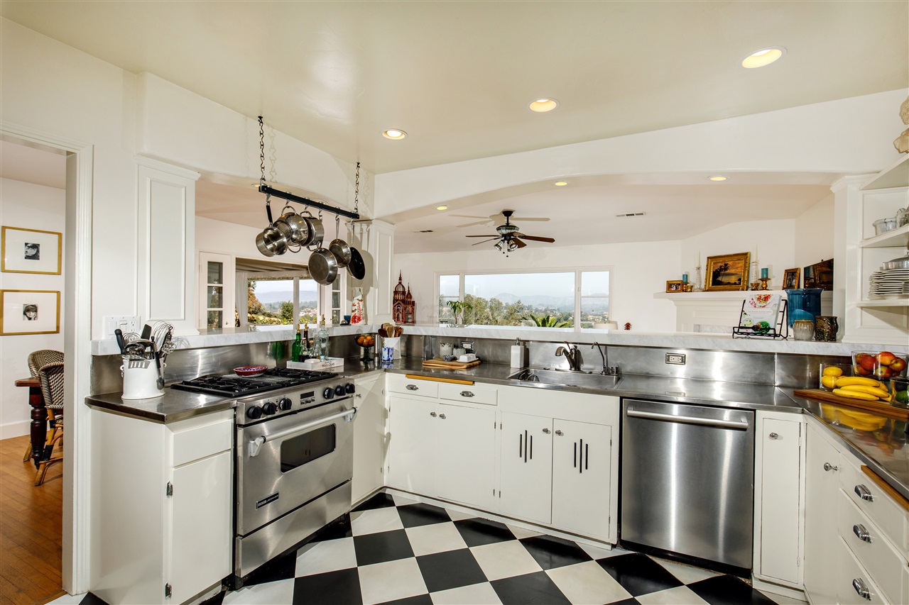 1497 Crest Drive Encinitas, CA 92024 - Photo 13 of 25