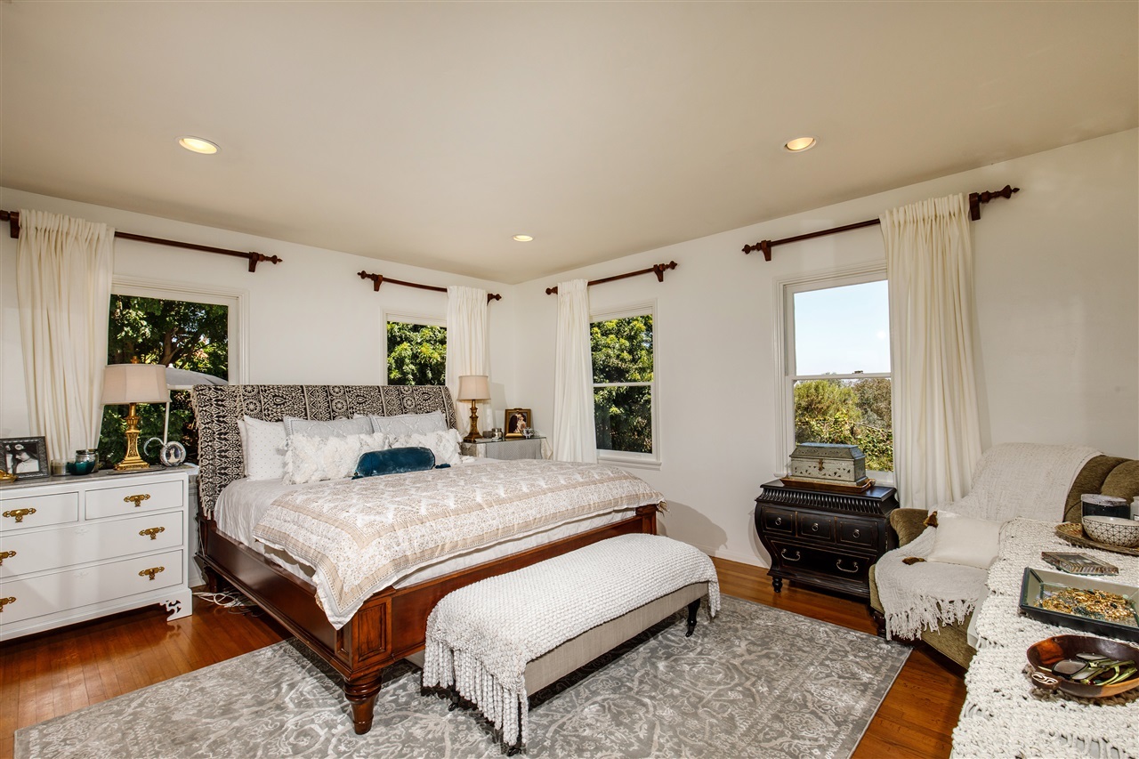 1497 Crest Drive Encinitas, CA 92024 - Photo 15 of 25