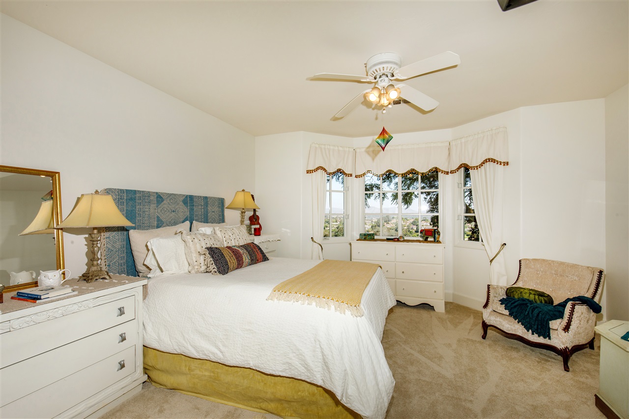 1497 Crest Drive Encinitas, CA 92024 - Photo 18 of 25