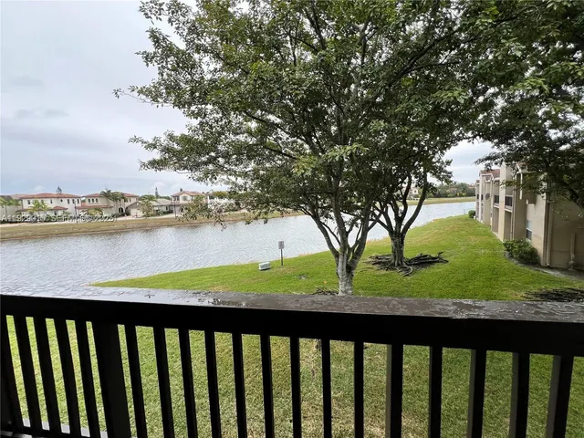 $1,850 | 665 Southwest 113th Way, Unit 665, Pembroke Pines, FL 33025