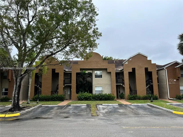 $1,850 | 665 Southwest 113th Way, Unit 665, Pembroke Pines, FL 33025