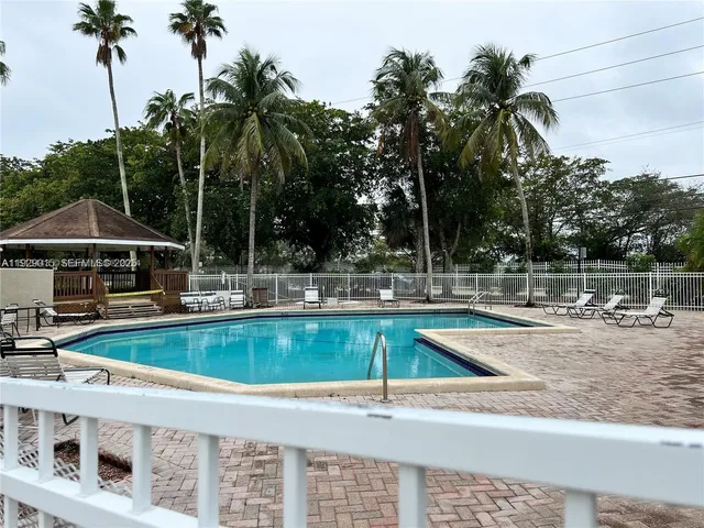 $1,850 | 665 Southwest 113th Way, Unit 665, Pembroke Pines, FL 33025