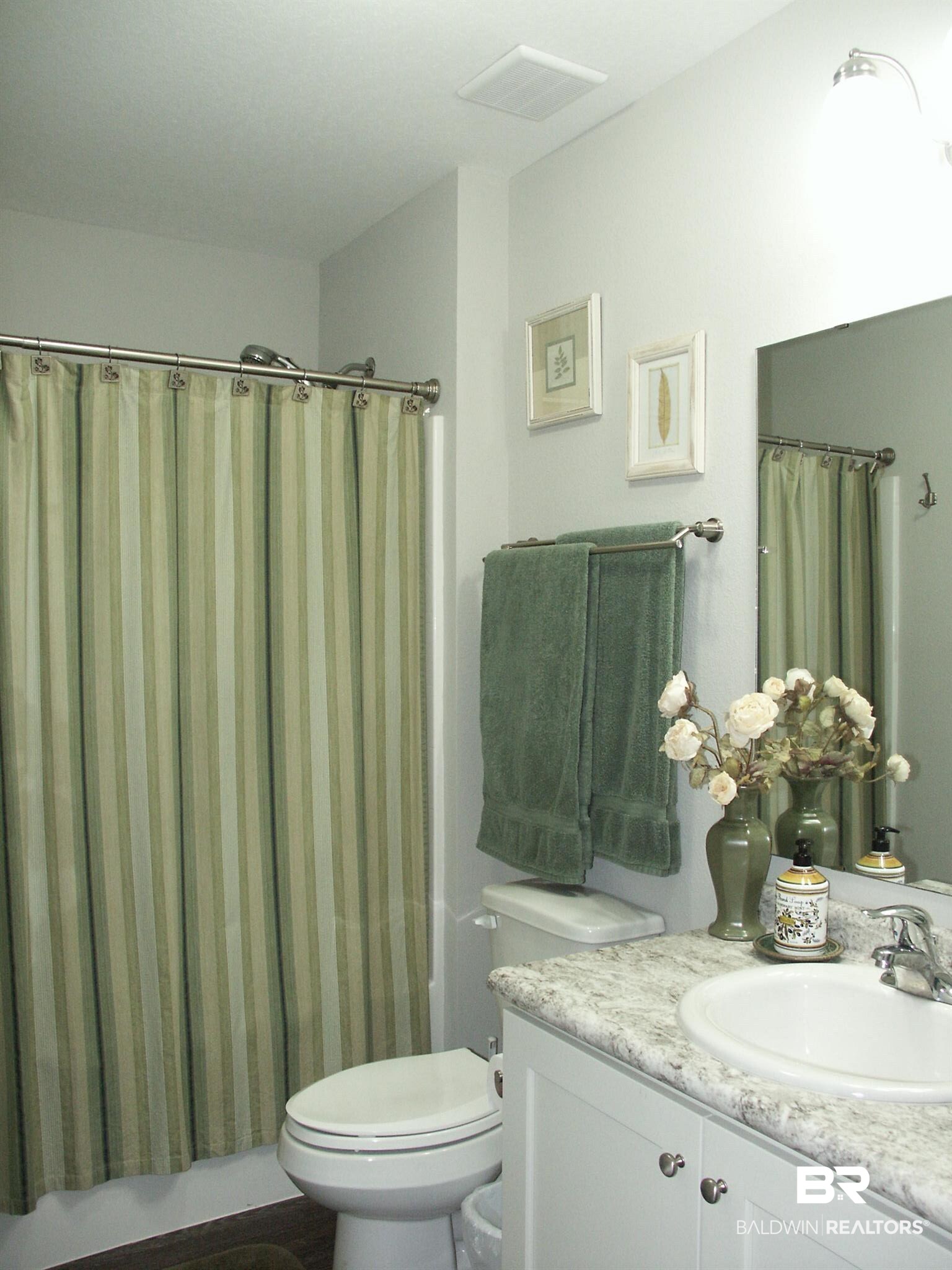 12789 Westfield Loop Lillian, AL 36549 - Photo 20 of 29 Guest Bath
