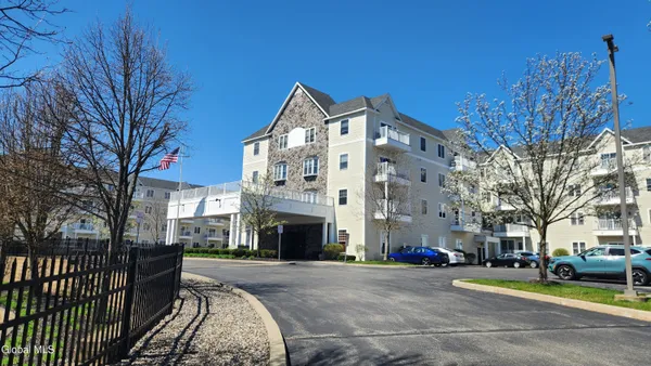 $2,250 | 8 Wall Street, Unit 423, Clifton Park, NY 12065