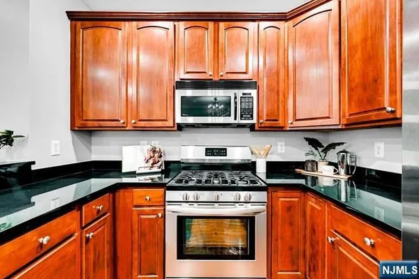 $3,500 | 106 Rock Creek Drive, Unit T211, Clifton, NJ 07014