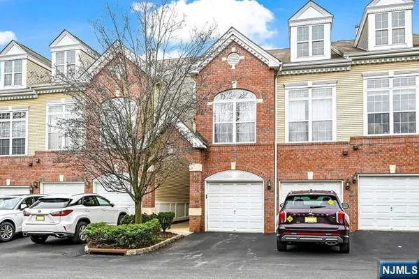 $3,500 | 106 Rock Creek Drive, Unit T211, Clifton, NJ 07014