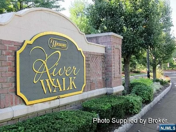 $3,500 | 106 Rock Creek Drive, Unit T211, Clifton, NJ 07014