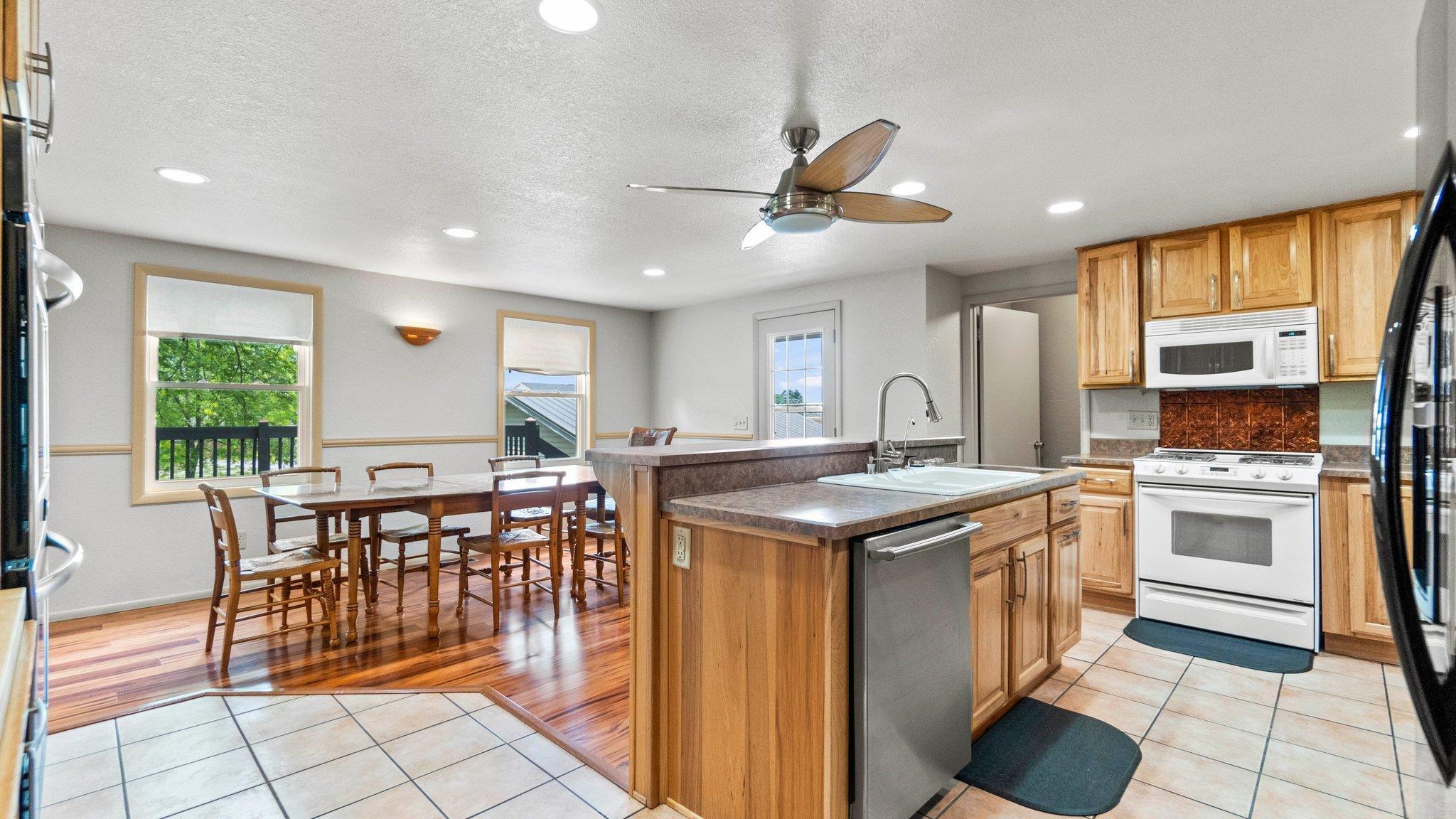 12805 Spencerville Road Harlan, IN 46743 - Photo 5 of 36