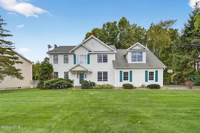 $579,900 | 31 Torrey Pines, Clifton Park, NY 12065