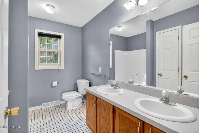 $579,900 | 31 Torrey Pines, Clifton Park, NY 12065