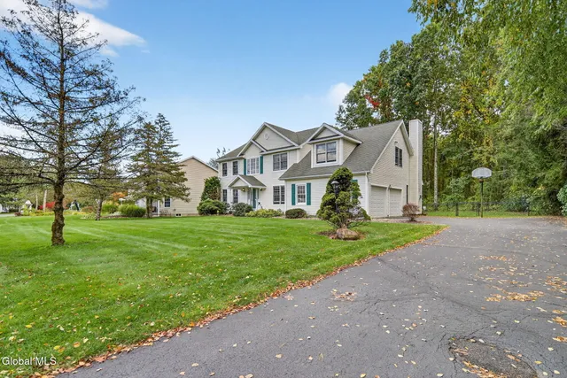 $579,900 | 31 Torrey Pines, Clifton Park, NY 12065