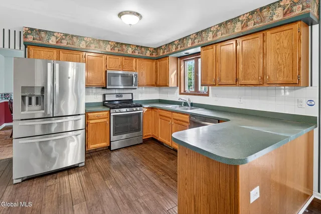 $579,900 | 31 Torrey Pines, Clifton Park, NY 12065