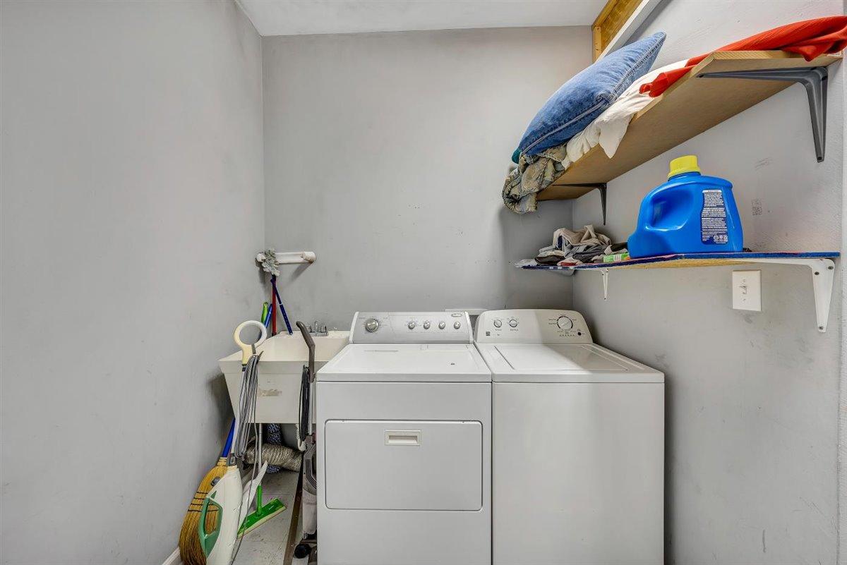 12595 Hardy Road Hardy, VA 24101 - Photo 6 of 33 a utility room with dryer and washer