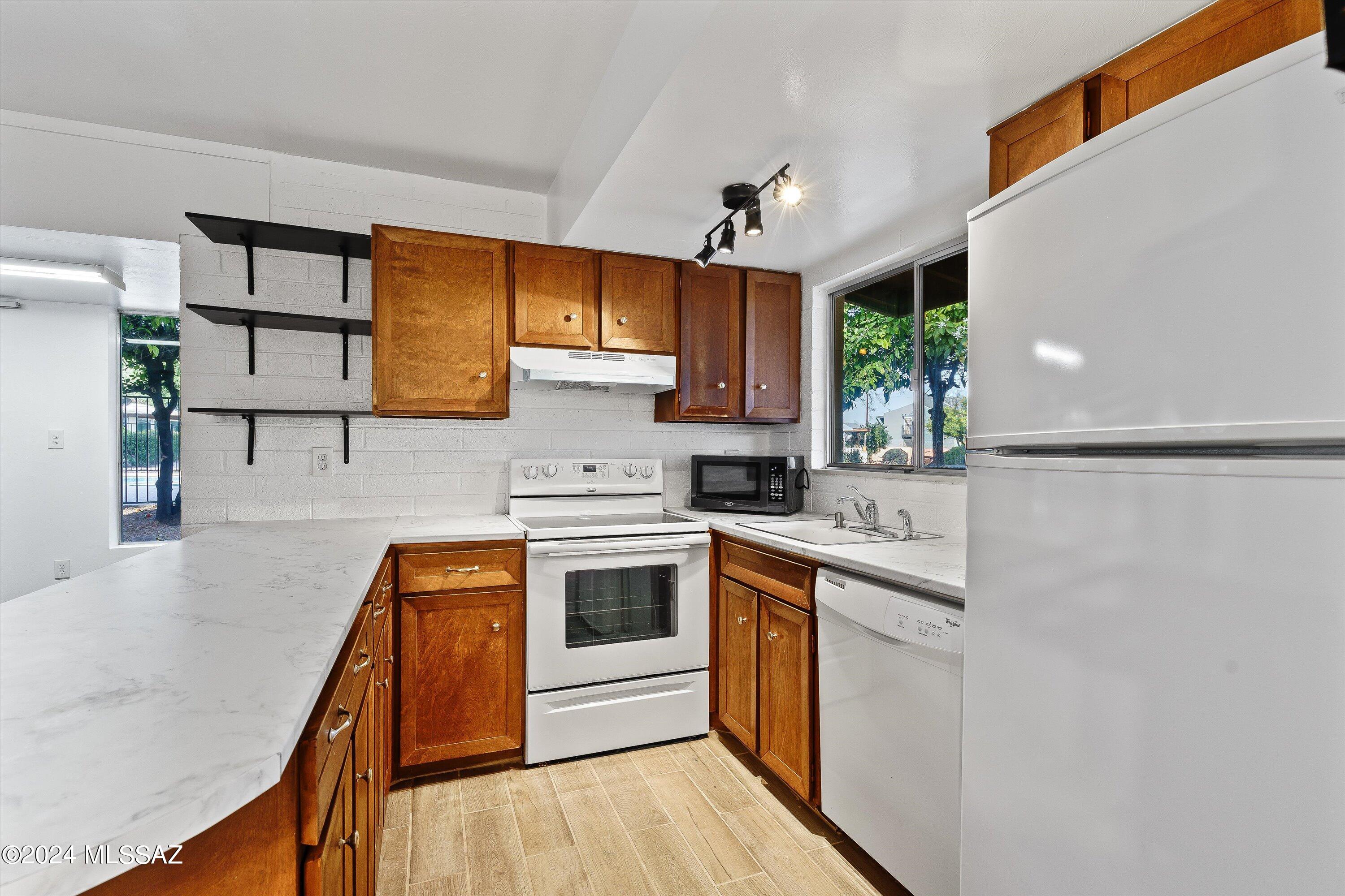 1002 South Kolb Road, Unit 23 Tucson, AZ 85710 - Photo 13 of 25 Gallery Image 13