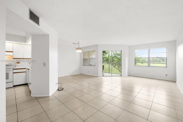 $158,000 | 901 Southwest 128th Avenue, Unit 212E, Pembroke Pines, FL 33027