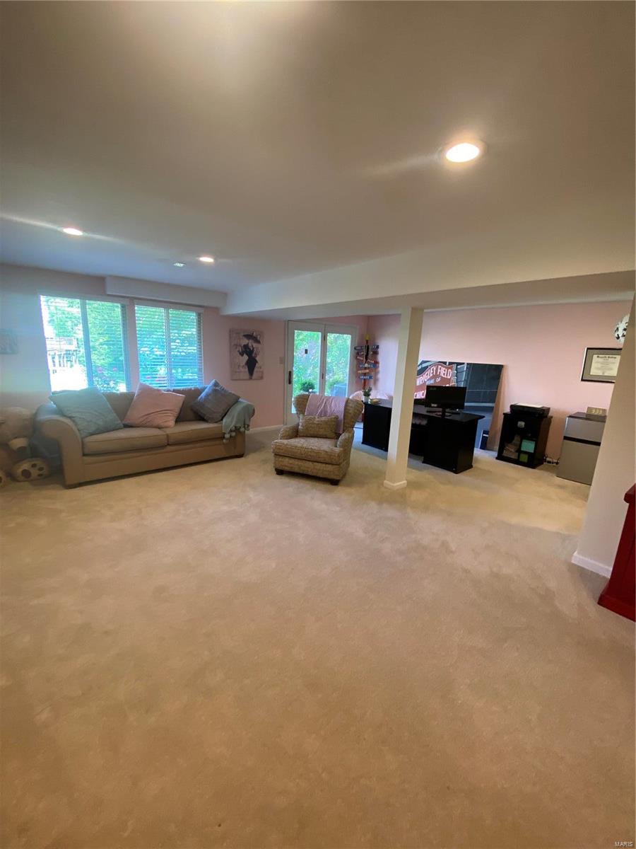 736 Ridgeview Cir Lane Ballwin, MO 63021 - Photo 17 of 36 Gallery Image 17