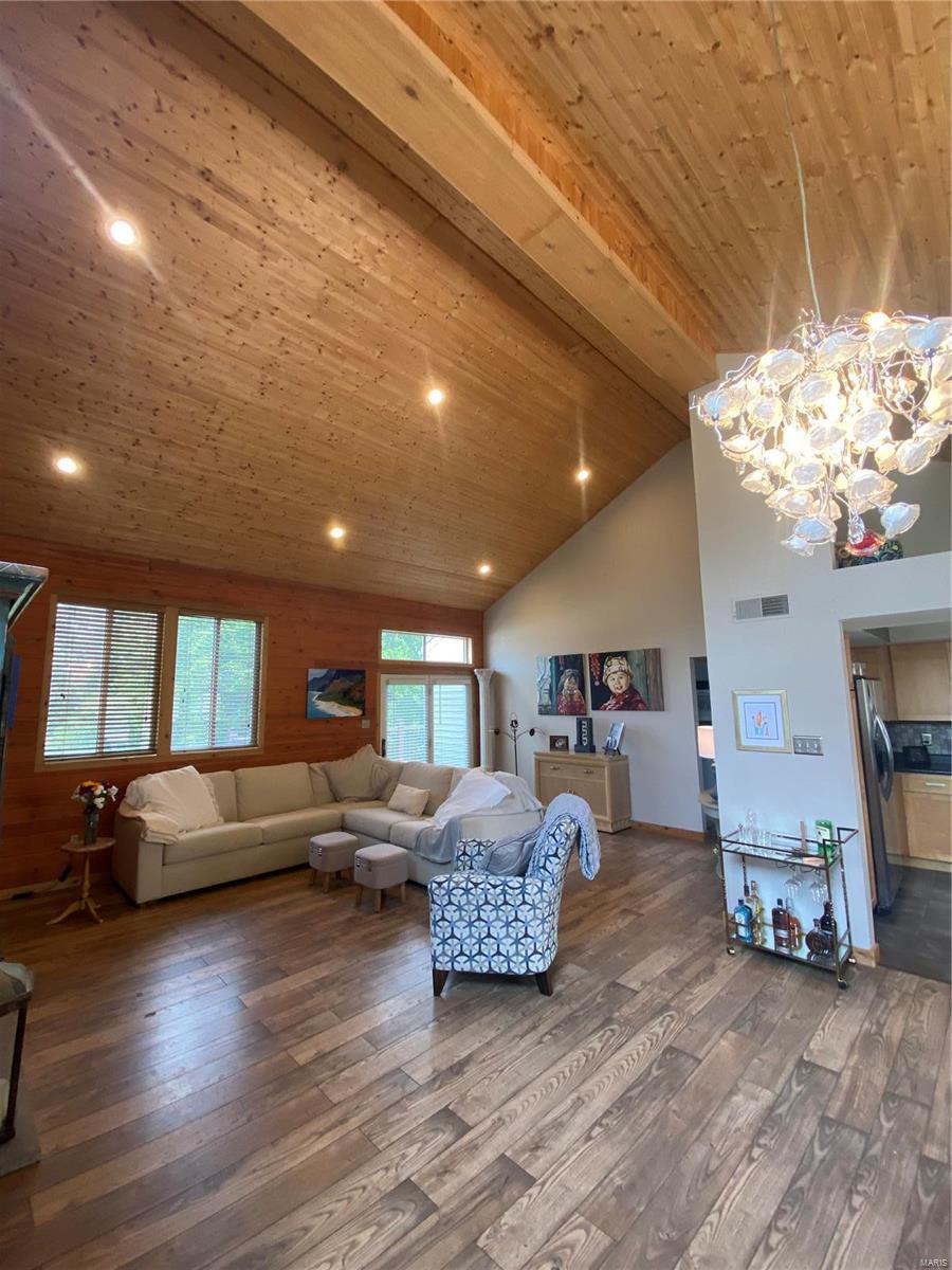 736 Ridgeview Cir Lane Ballwin, MO 63021 - Photo 3 of 36 Gallery Image 3
