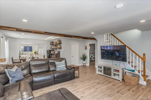 $799,000 | 815 South 4th Street, Lindenhurst, NY 11757