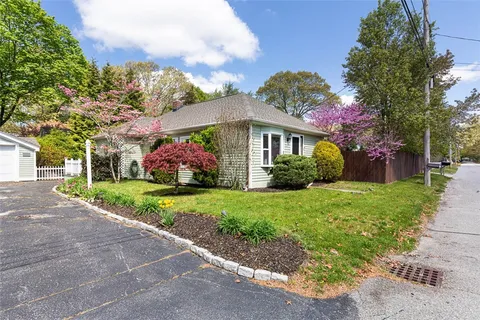 $399,000 | 109 Pinegrove Avenue, Warwick, RI 02889