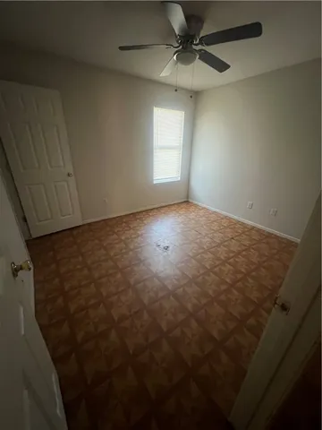 a view of empty room with window