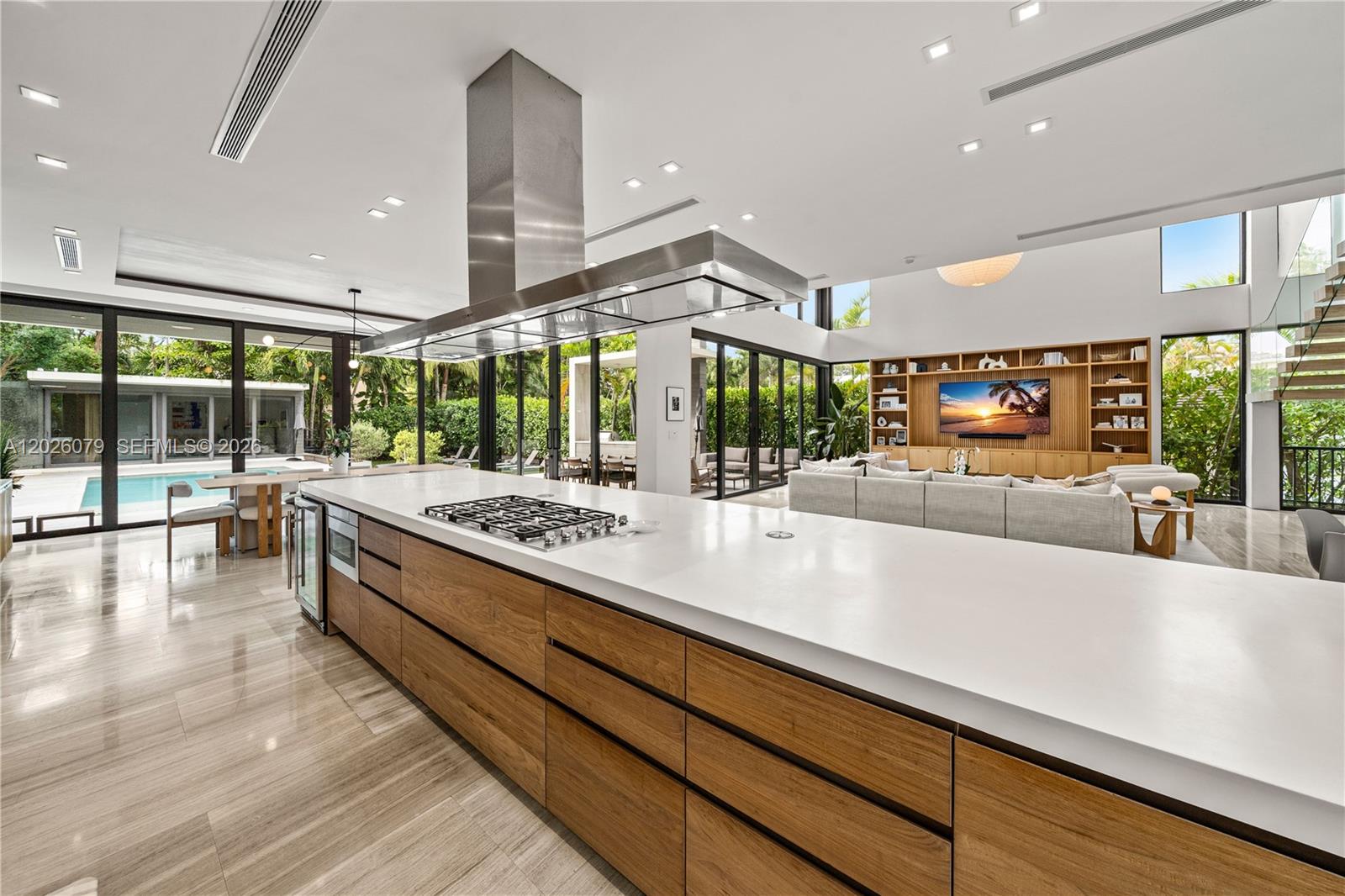 5061 North Bay Road Miami Beach, FL 33140 - Photo 9 of 63