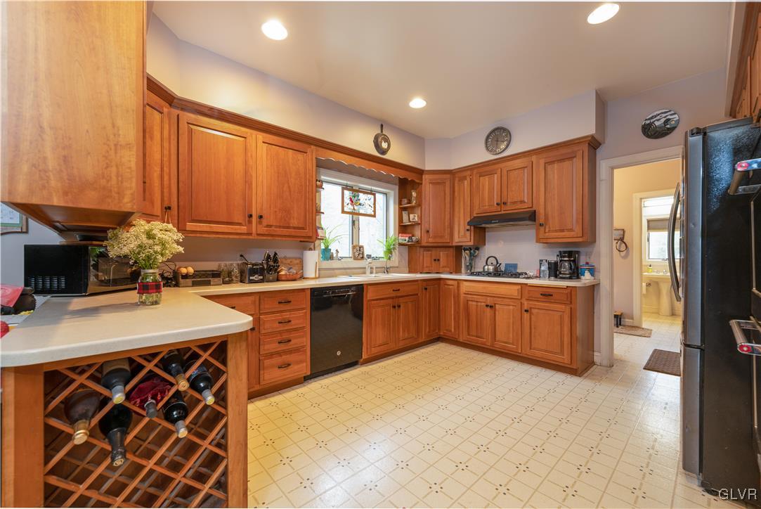 1241 Roundhouse Road Quakertown, PA 18951 - Photo 3 of 44 Gallery Image 3