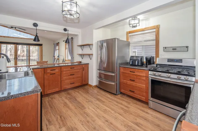 $375,000 | 6110 Johnston Road, Guilderland, NY 12159