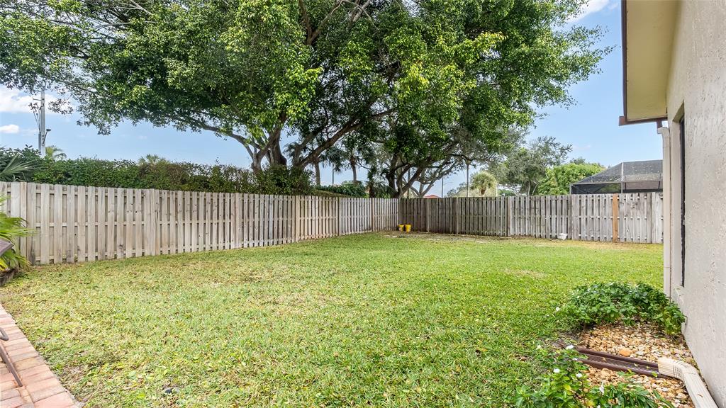 18337 104th Terrace South Boca Raton, FL 33498 - Photo 17 of 18 Huge Yard!