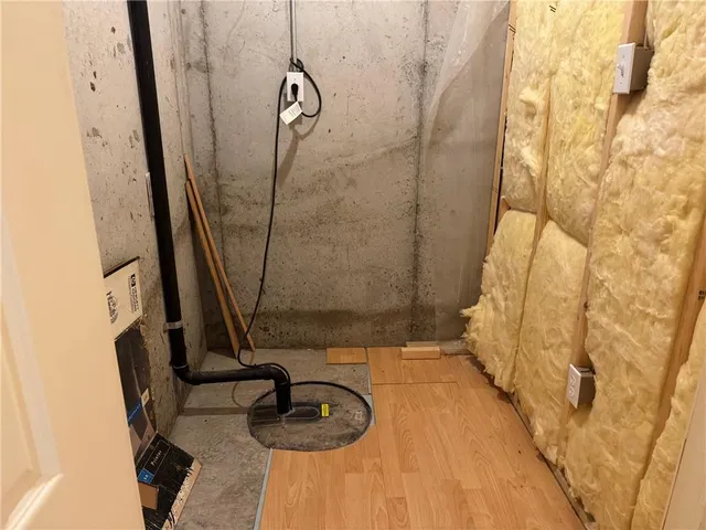 $455,000 | 21928 West 121st Street, Olathe, KS 66061