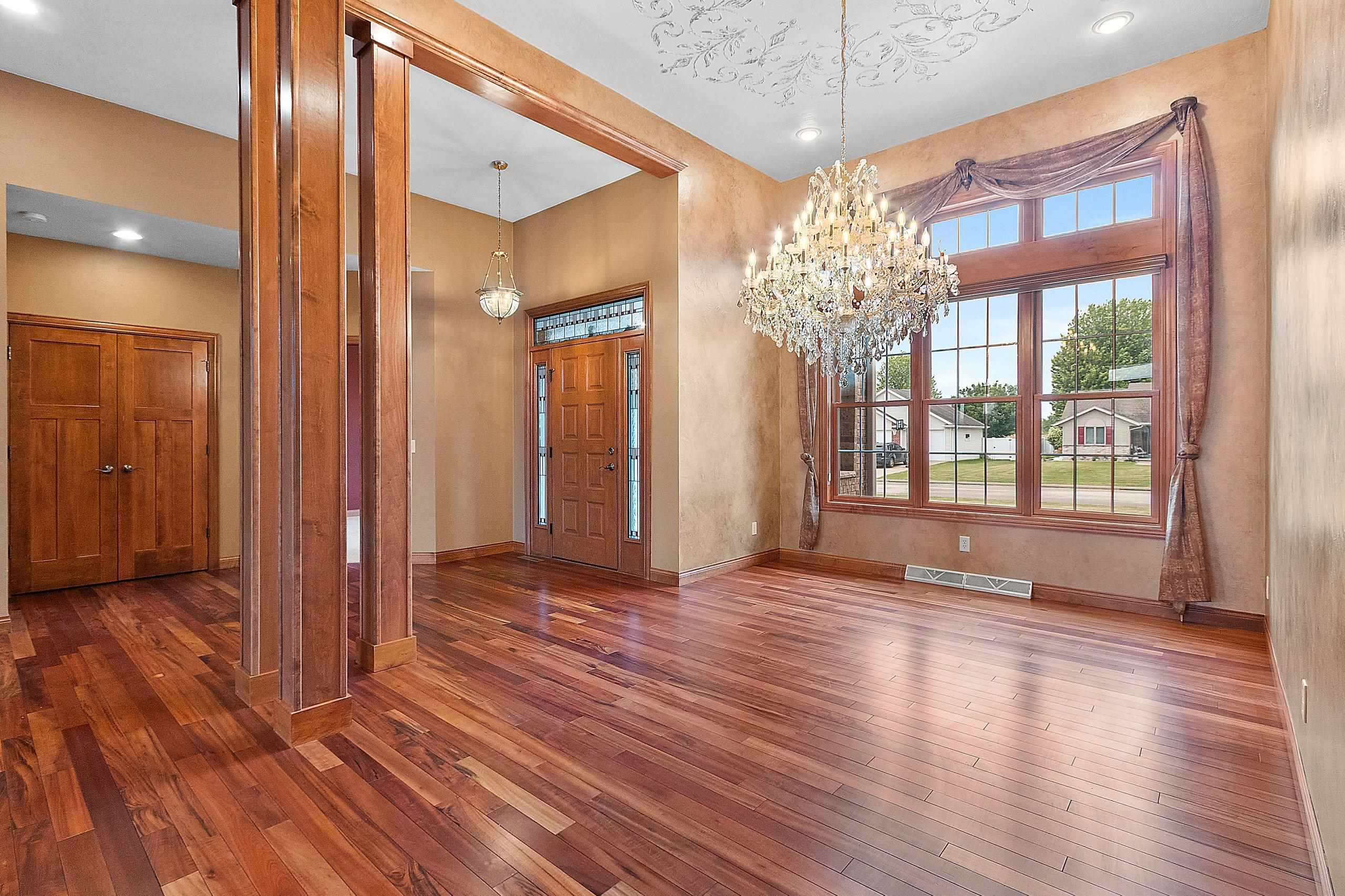 1892 Sunrise Lane Appleton, WI 54913 - Photo 6 of 50