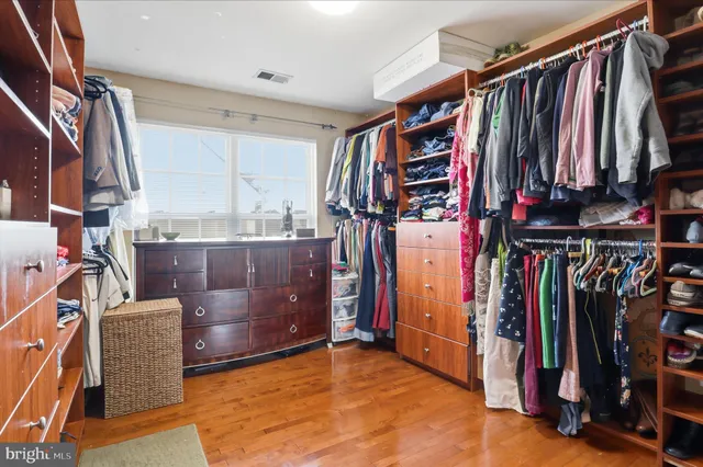 $1,000,000 | 43004 Battery Point Place, Leesburg, VA 20176