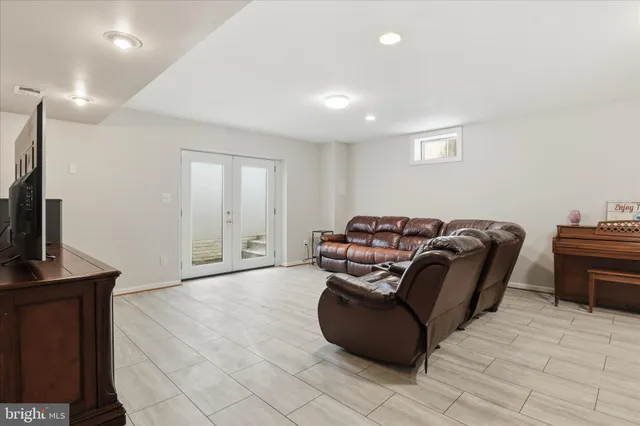 $1,000,000 | 43004 Battery Point Place, Leesburg, VA 20176