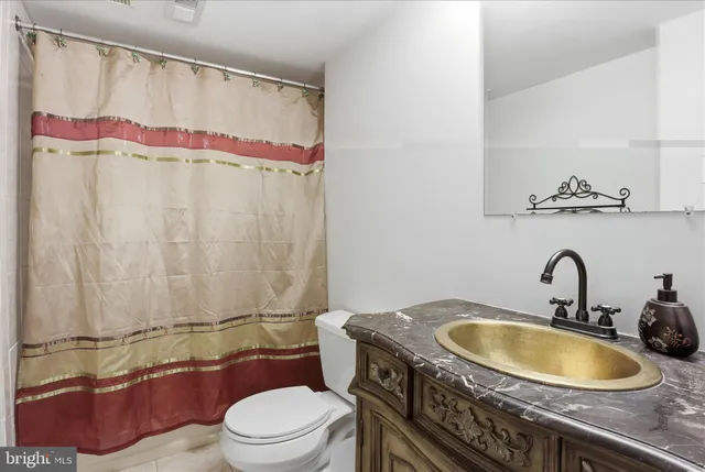 $1,000,000 | 43004 Battery Point Place, Leesburg, VA 20176