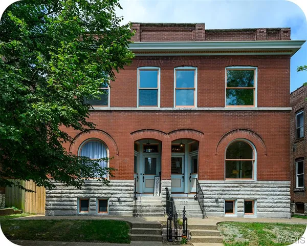 $370,000 | 3435 Oregon Avenue, St. Louis, MO 63118