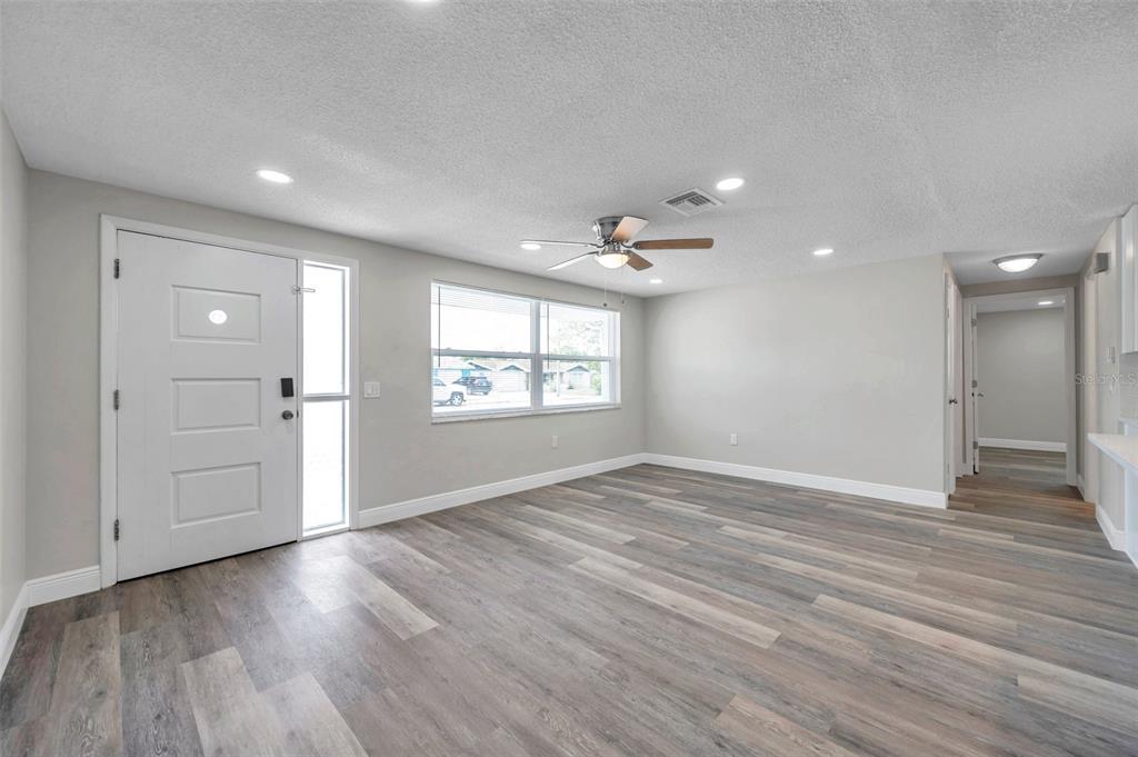 10900 Queens Road Port Richey, FL 34668 - Photo 6 of 20 Gallery Image 6