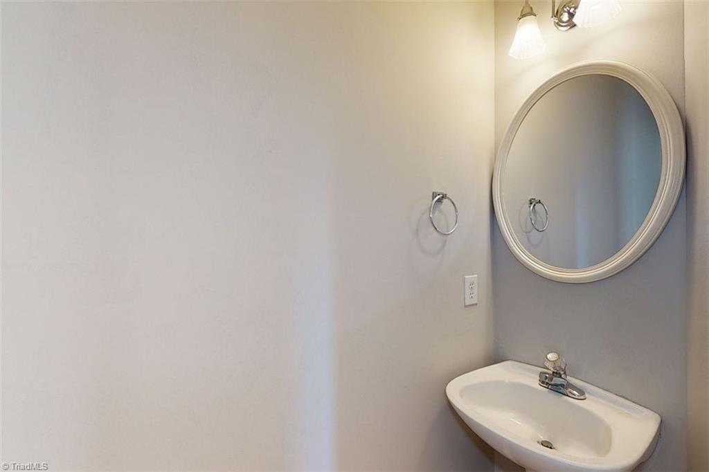 6036 Holder Road Clemmons, NC 27012 - Photo 9 of 17 Gallery Image 9