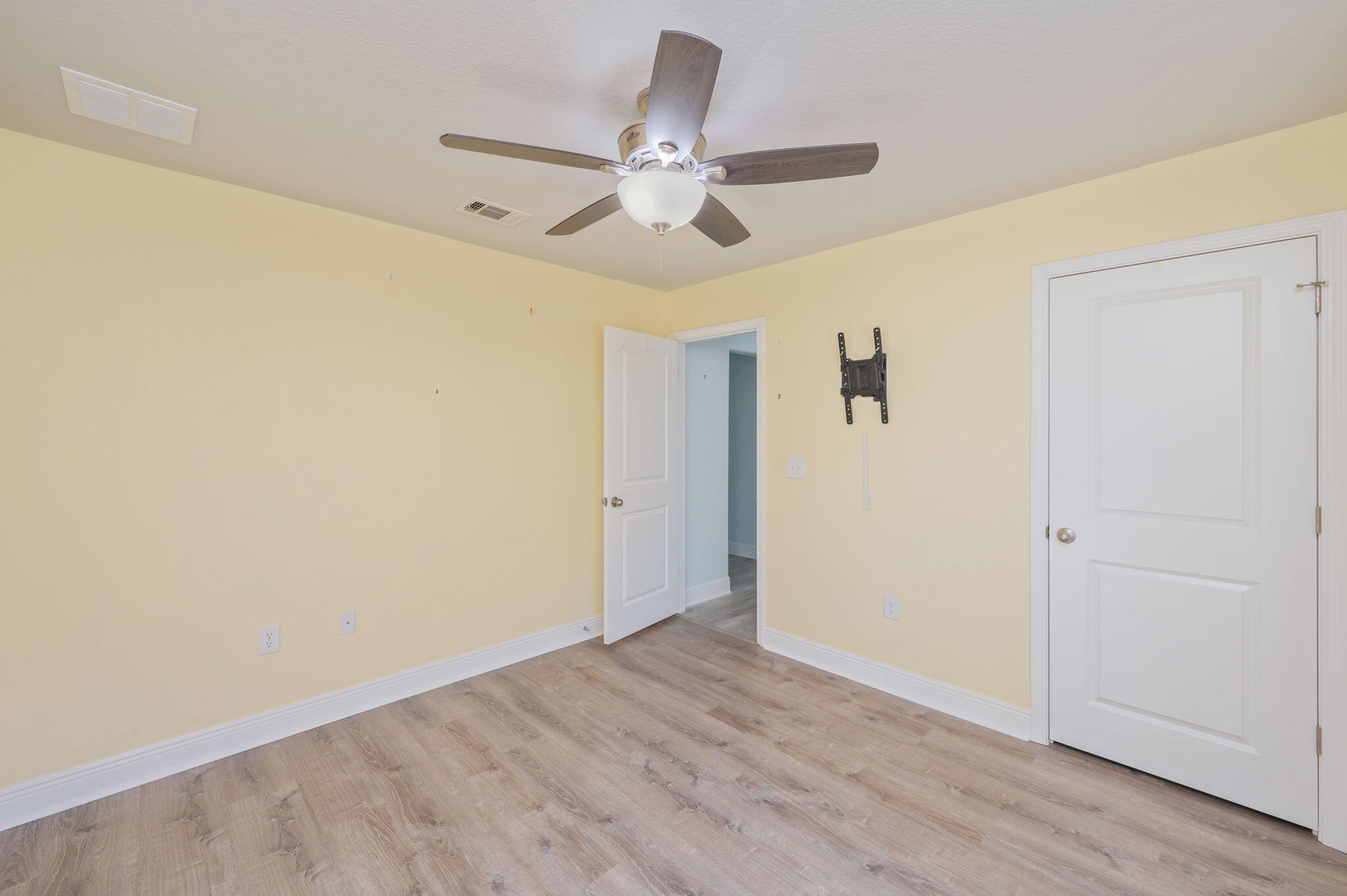 6223 Ithaca Street Milton, FL 32570 - Photo 29 of 43 Bedroom