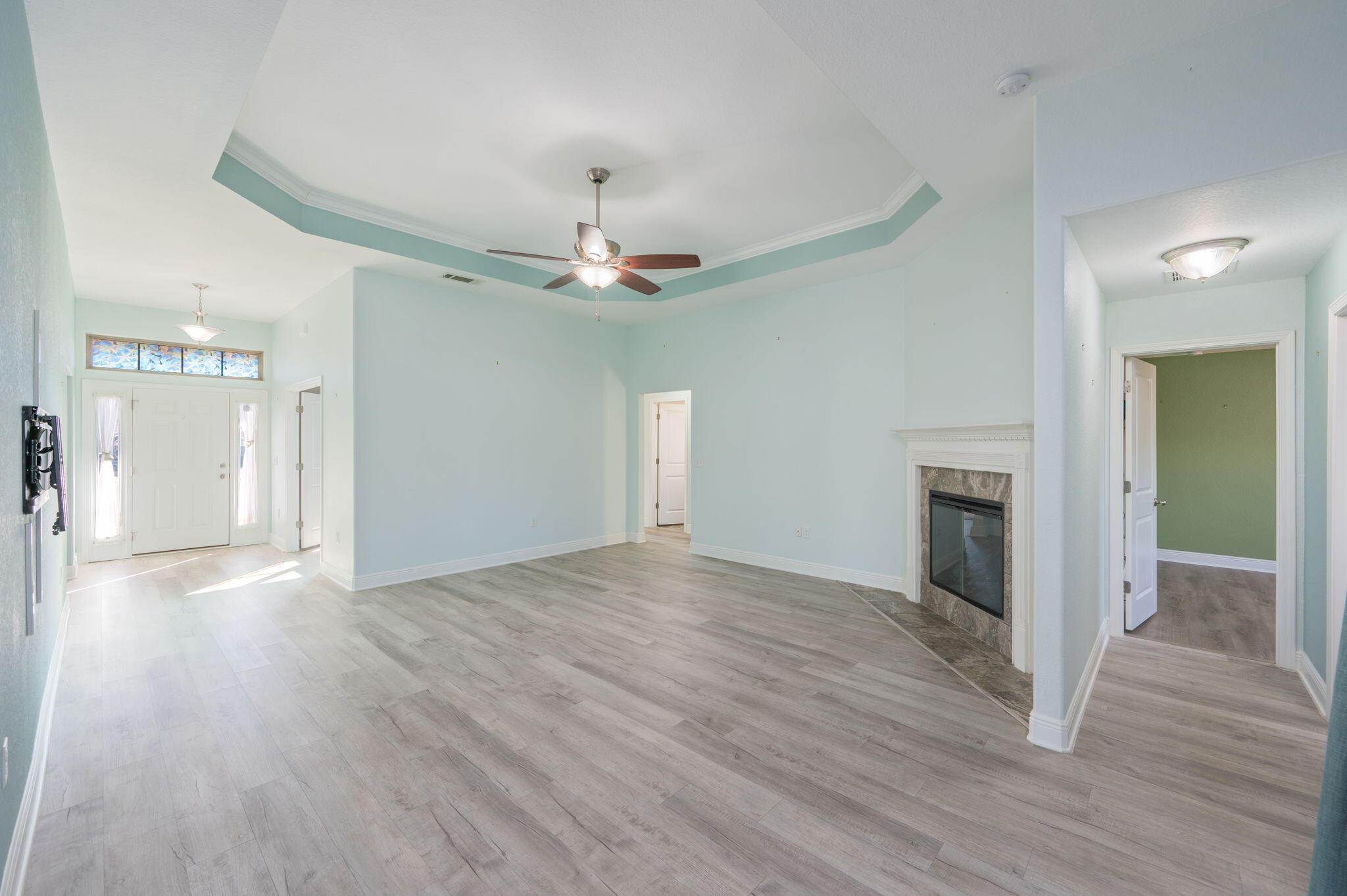 6223 Ithaca Street Milton, FL 32570 - Photo 9 of 43 Living Room