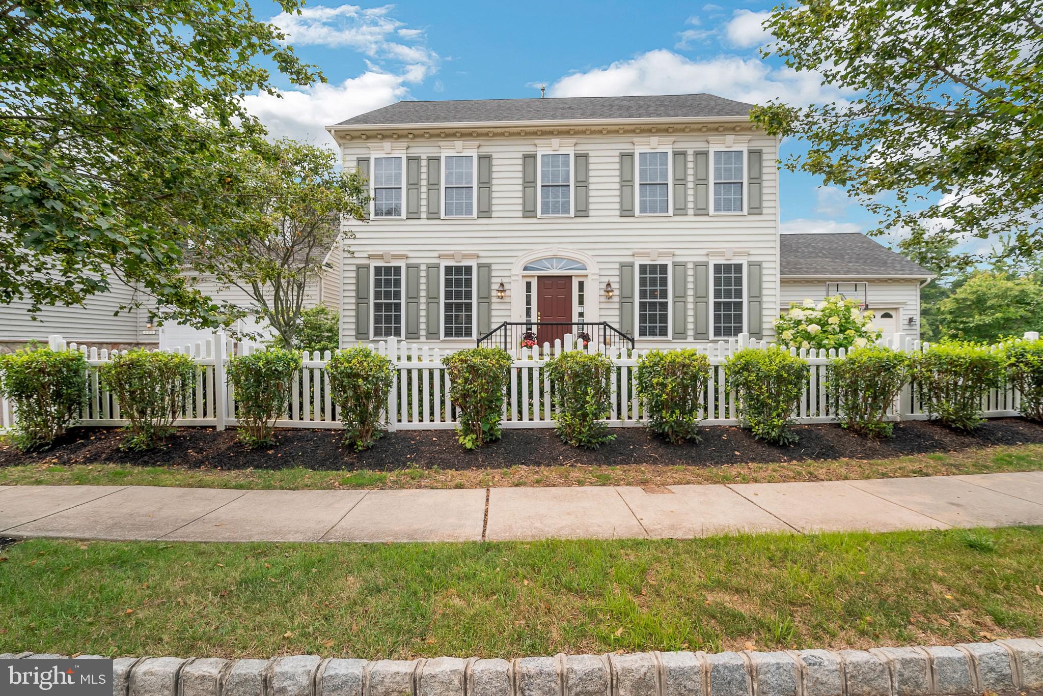 302 Kennard Road Perkasie, PA 18944 - Photo 2 of 34