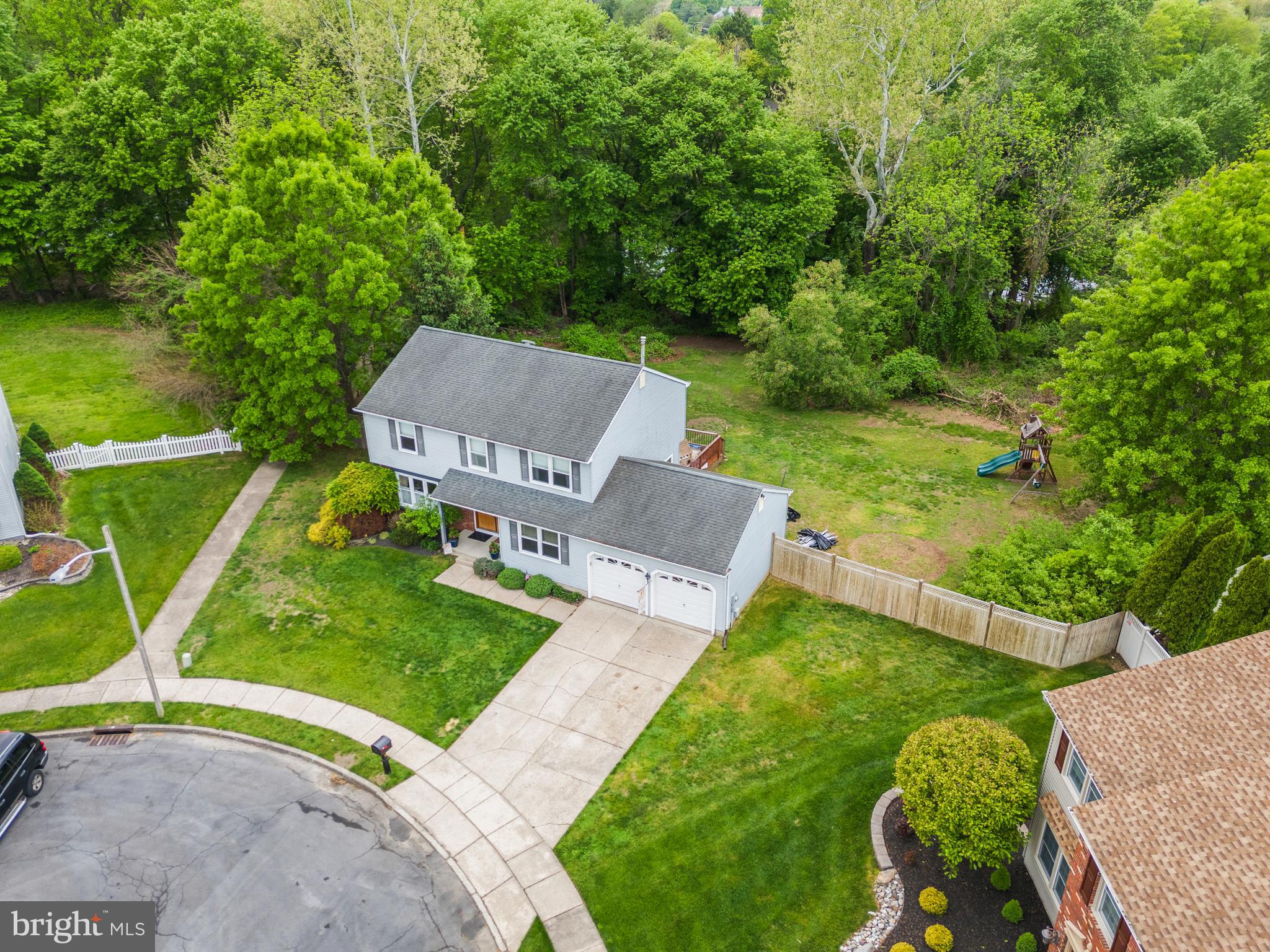 2 Farnham Court Laurel Springs, NJ 08021 - Photo 32 of 33 an aerial view of a house with garden space sitting space and swimming pool