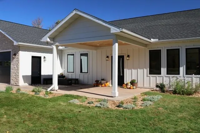 $665,000 | 39142 North York Road, High Bridge, WI 54846