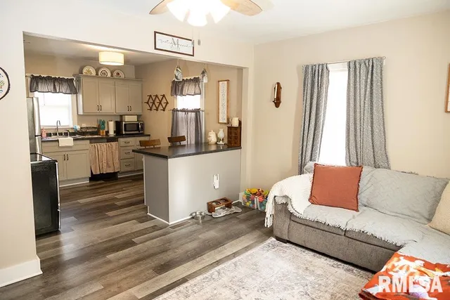 $99,500 | 907 Franklin Avenue, Greenville, IL 62246