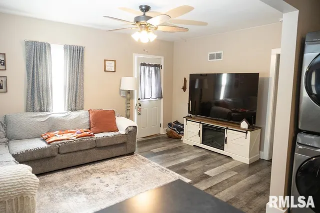 $99,500 | 907 Franklin Avenue, Greenville, IL 62246