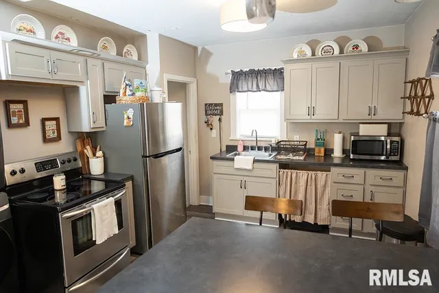 $99,500 | 907 Franklin Avenue, Greenville, IL 62246