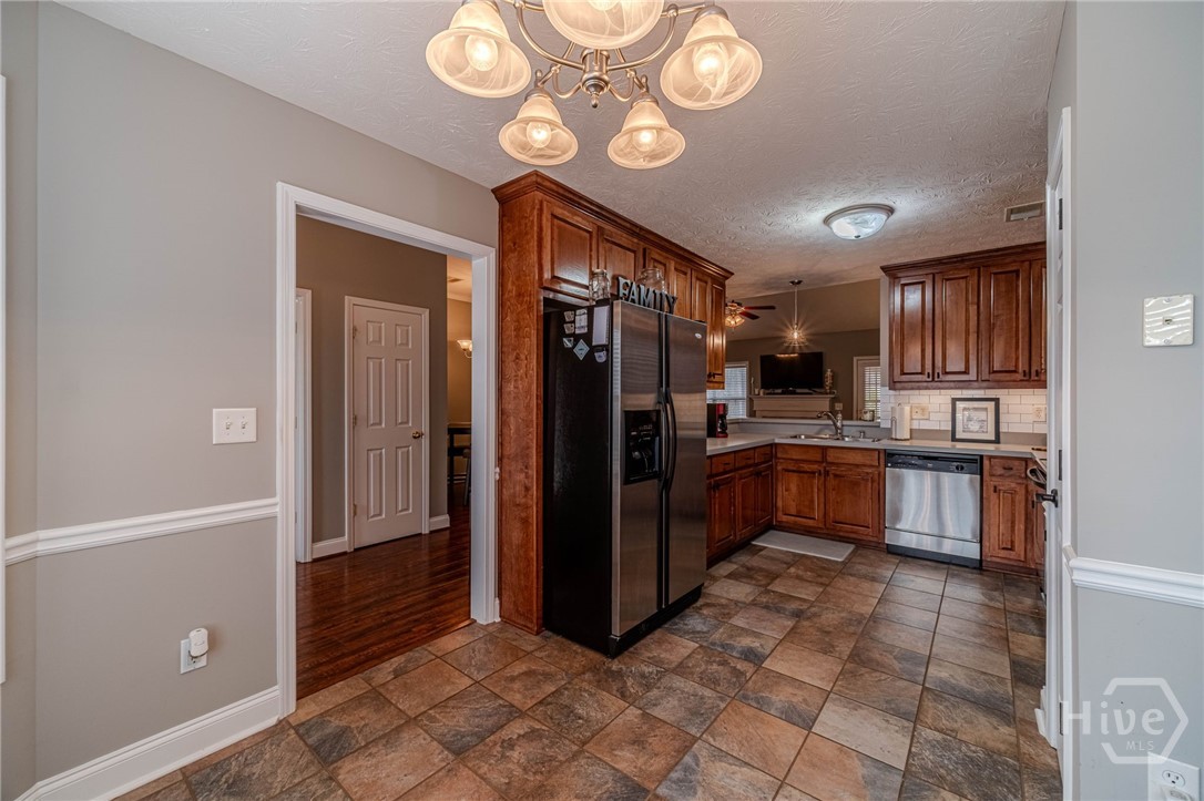 347 Arbor Rd S West Monroe, GA 30656 - Photo 7 of 40